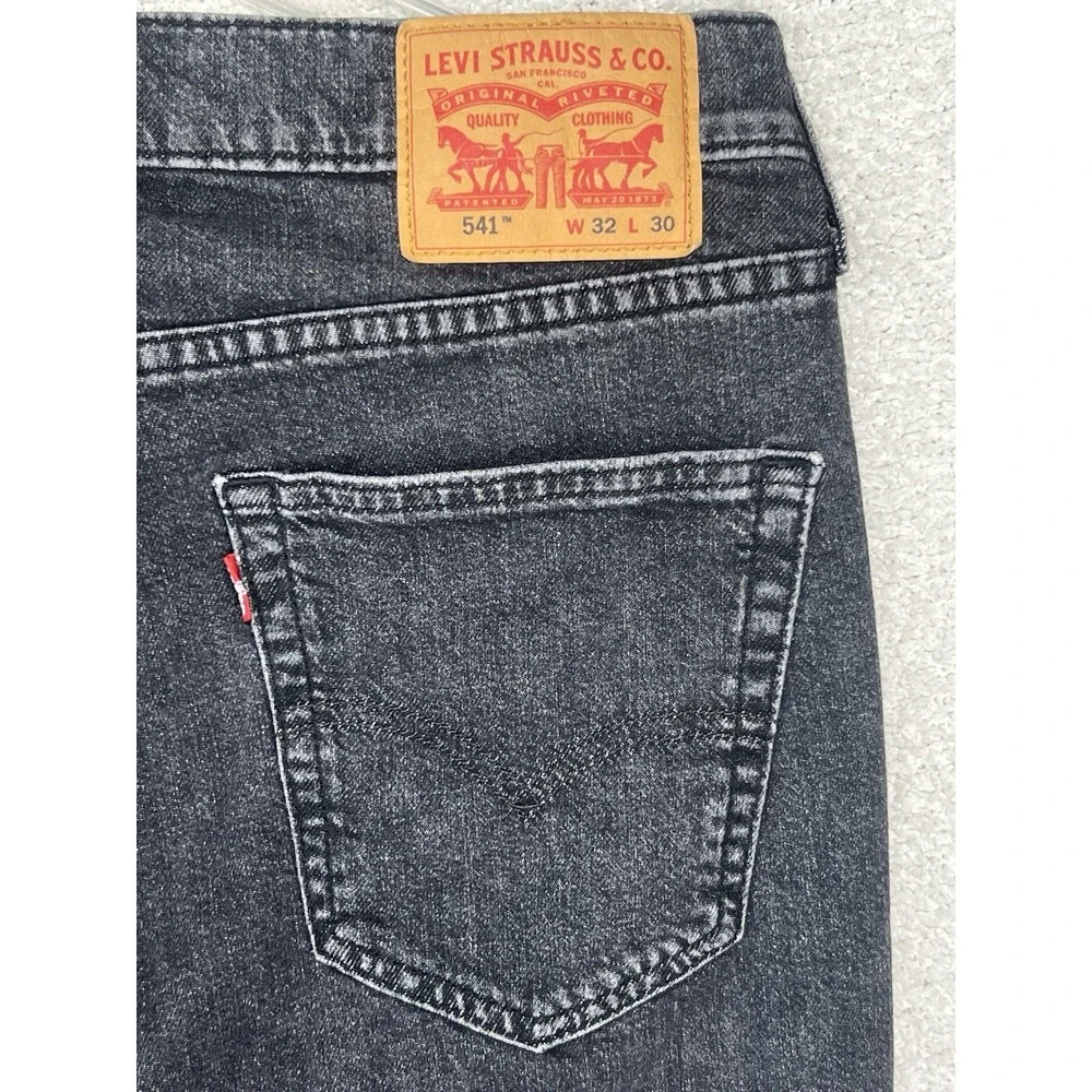 Levis levi men